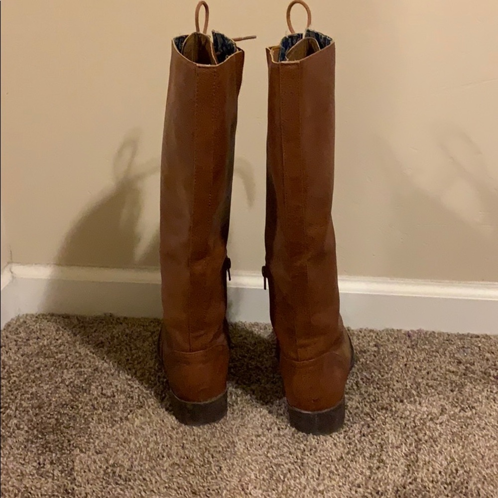 Boots - Picture 4 of 4